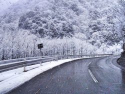 雪道の運転の注意点とおススメグッズ